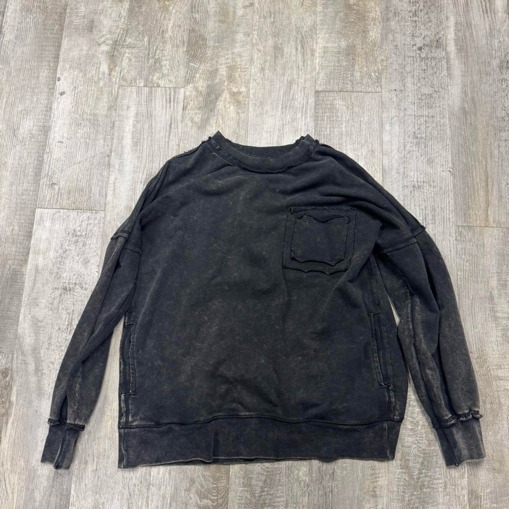 Charcoal pocket crewneck
